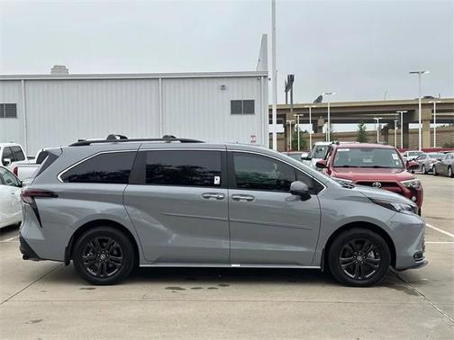 2024 Toyota Sienna Woodland Edition