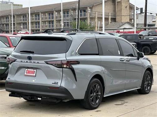 2024 Toyota Sienna Woodland Edition