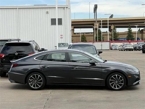 2022 Hyundai SONATA Limited