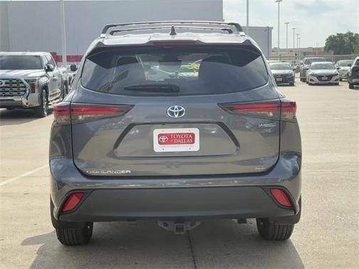 2024 Toyota Highlander Hybrid XLE