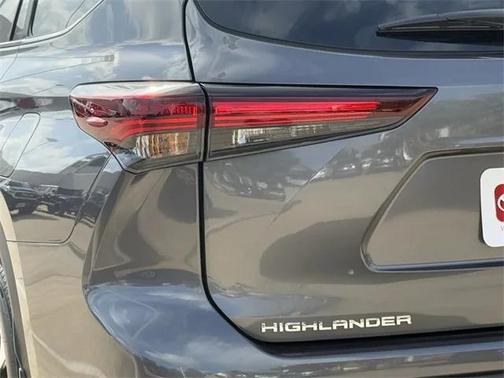 2024 Toyota Highlander Hybrid XLE