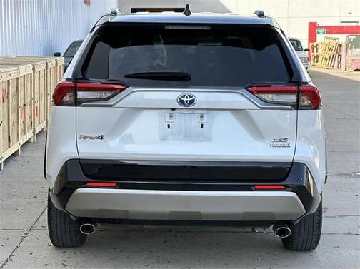2023 Toyota RAV4 Hybrid SE