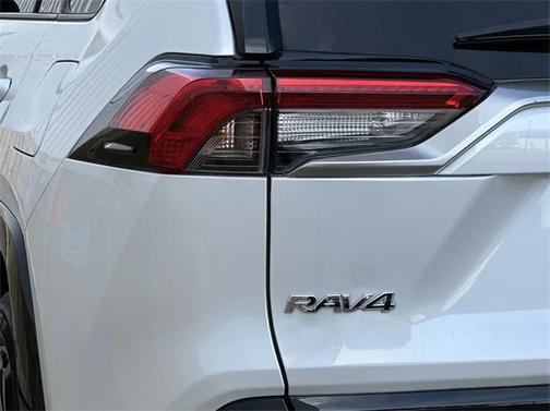 2023 Toyota RAV4 Hybrid SE