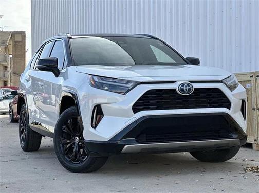 2023 Toyota RAV4 Hybrid SE