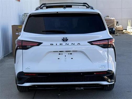 2023 Toyota Sienna XSE 7 Passenger
