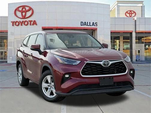 2022 Toyota Highlander LE