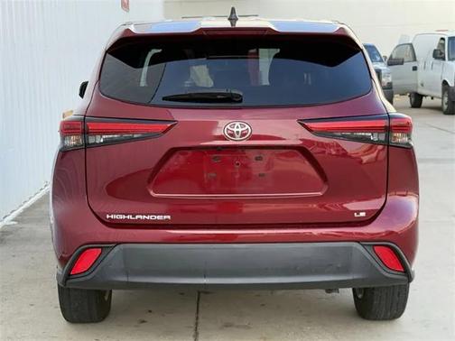 2022 Toyota Highlander LE