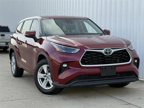 2022 Toyota Highlander LE