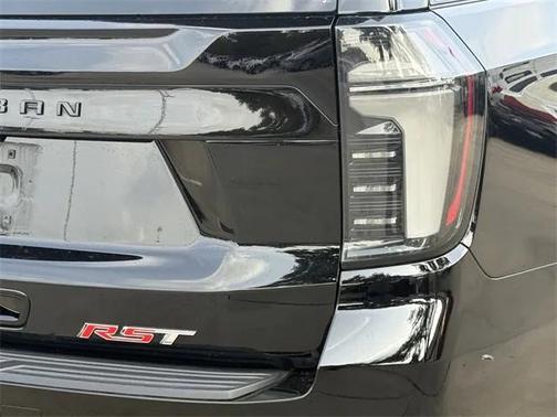 2025 Chevrolet Suburban RST