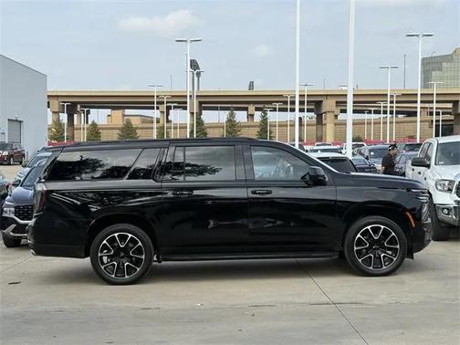 2025 Chevrolet Suburban RST