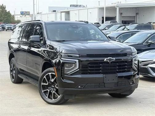 2025 Chevrolet Suburban RST