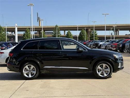 2024 Audi Q7 45 Premium Plus