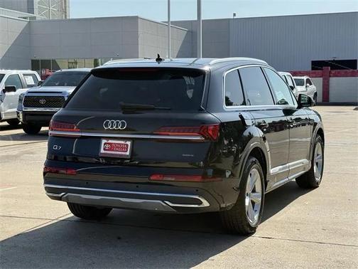 2024 Audi Q7 45 Premium Plus