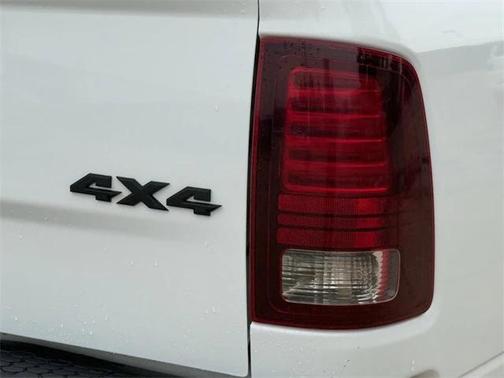 2023 RAM 1500 Classic Warlock Crew Cab 4x4 5'7' Box