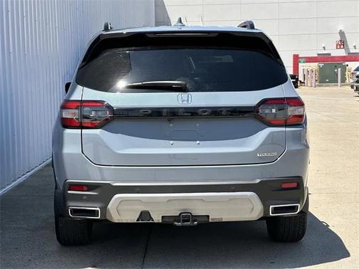 2025 Honda Pilot Touring 8-Passenger