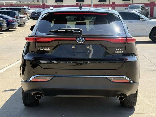 Black 2022 Toyota Venza XLE