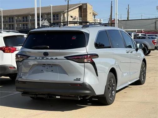 2024 Toyota Sienna Woodland Edition