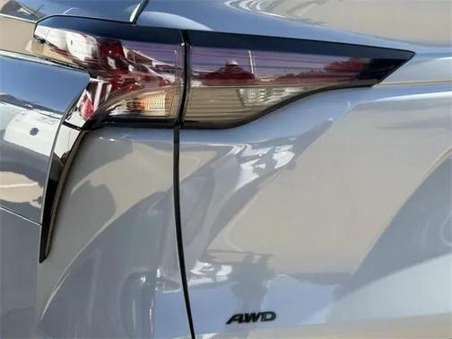 2024 Toyota Sienna Woodland Edition