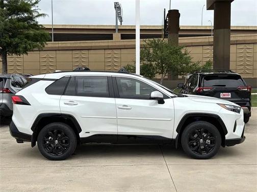 2025 Toyota RAV4 Hybrid SE