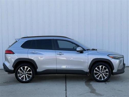 2022 Toyota Corolla Cross XLE