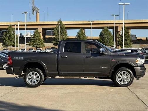 2022 RAM 2500 Laramie Crew Cab 4x4 6'4' Box