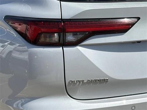 2023 Mitsubishi Outlander SE 2.5 2WD