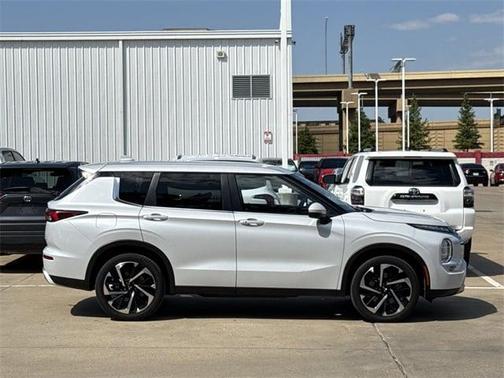 2023 Mitsubishi Outlander SE 2.5 2WD