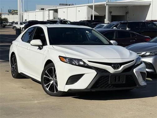 2020 Toyota Camry SE