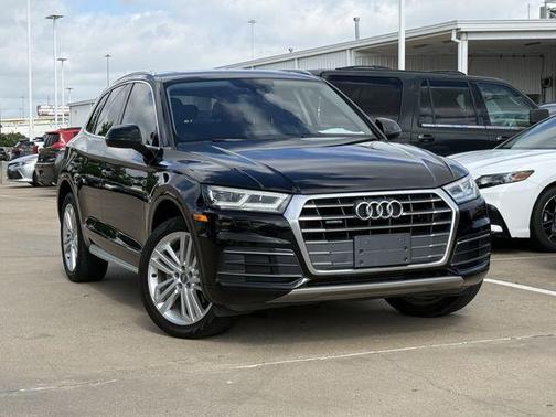 Brilliant Black 2018 Audi Q5 2.0T Tech Premium