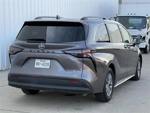 2024 Toyota Sienna XLE