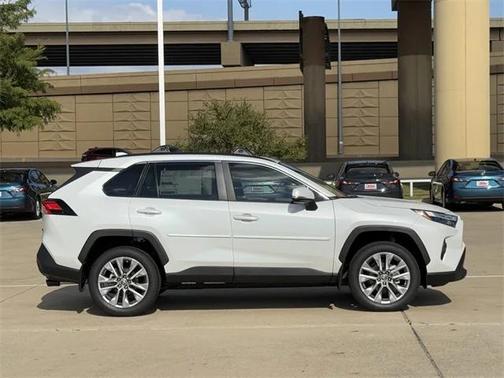 2025 Toyota RAV4 XLE Premium