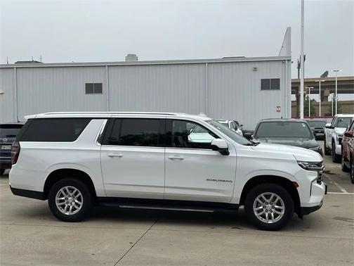 2023 Chevrolet Suburban LT