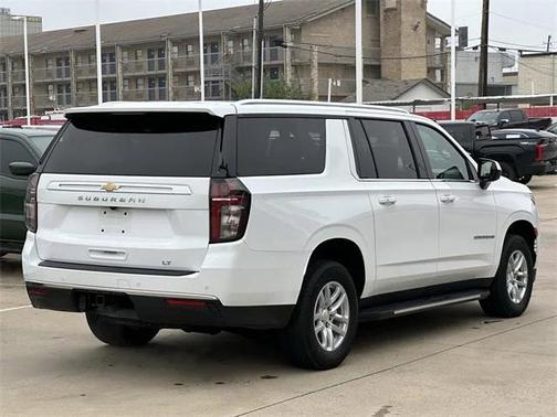 2023 Chevrolet Suburban LT