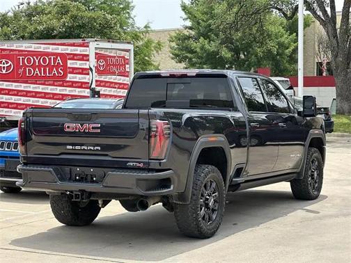 2024 GMC Sierra 2500 AT4