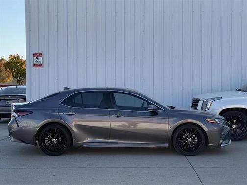 2024 Toyota Camry Hybrid SE