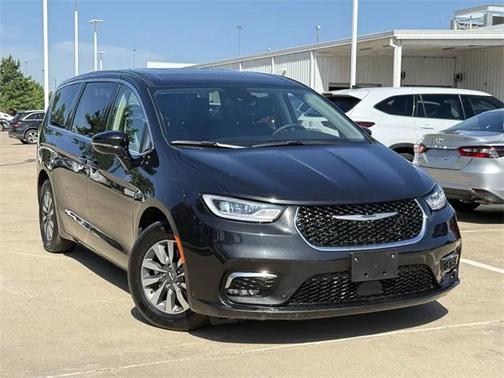 2024 Chrysler Pacifica Hybrid Select