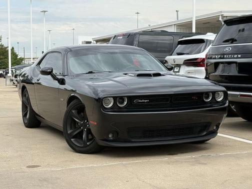 Pitch Black Clearcoat 2016 Dodge Challenger R/T