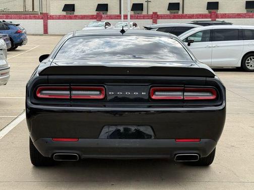Pitch Black Clearcoat 2016 Dodge Challenger R/T