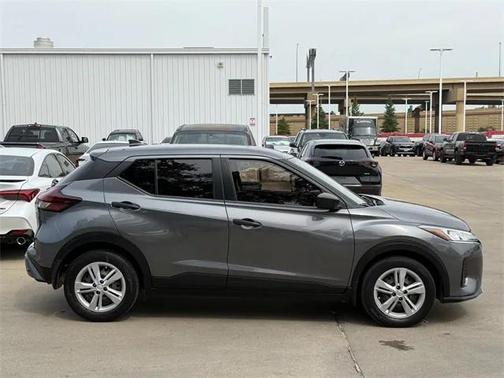 2021 Nissan Kicks S