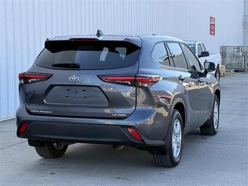 2024 Toyota Highlander LE