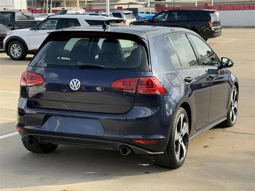 2017 Volkswagen Golf GTI 2.0T SE 4-Door