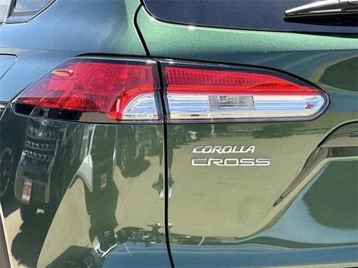 2025 Toyota Corolla Cross LE