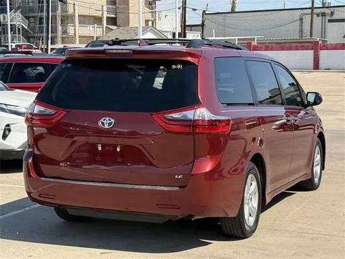 2020 Toyota Sienna LE