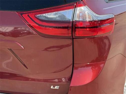 2020 Toyota Sienna LE