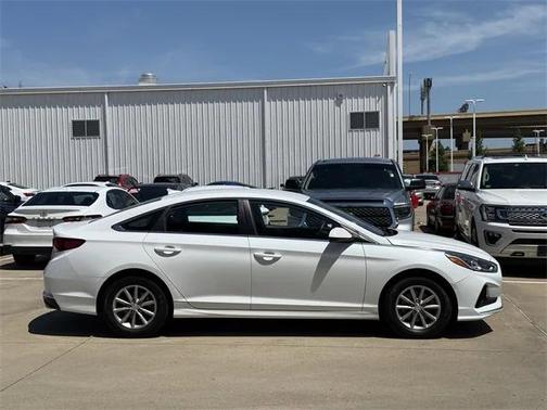 2019 Hyundai SONATA SE