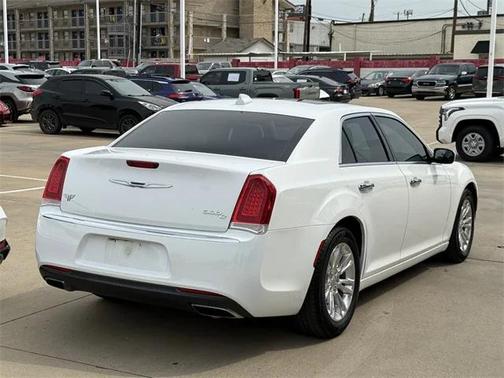 2017 Chrysler 300C Base