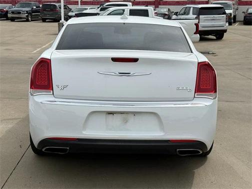 2017 Chrysler 300C Base