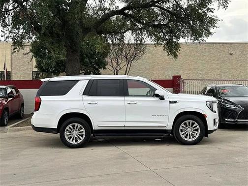 2023 GMC Yukon SLT