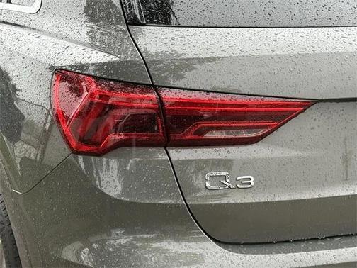 2023 Audi Q3 Premium 45 TFSI S line quattro Tiptronic