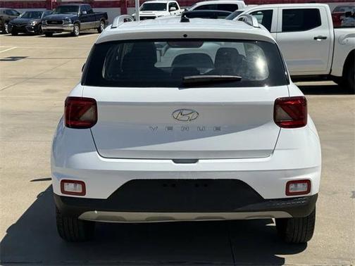 2023 Hyundai VENUE SEL